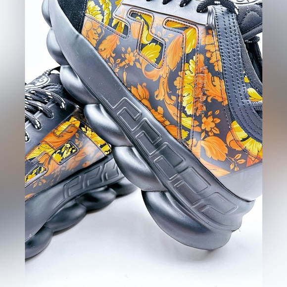VERSACE Chain Reaction Barocco print
Sneakers. Brand new with dust bags. - Picture 4 of 6
